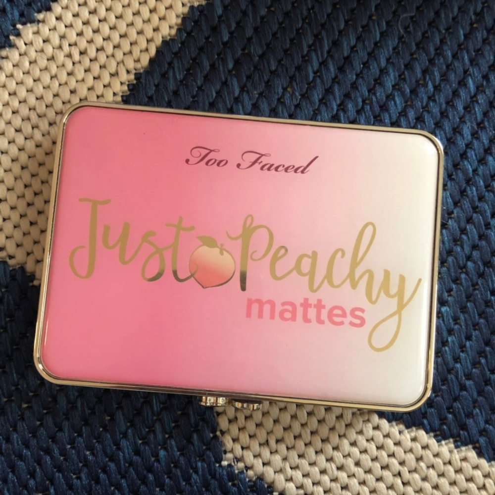 Too Faced Just Peachy Mattes Palette